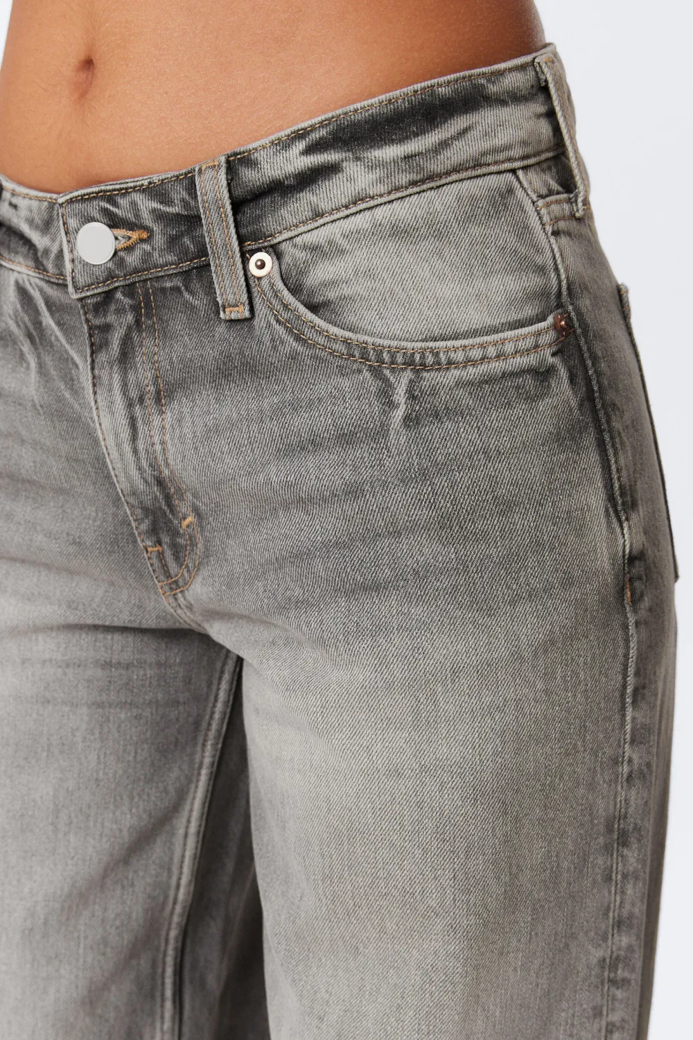 Pocketed Low Waist Jeans