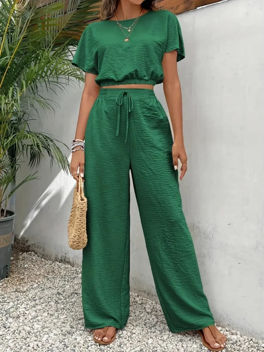 Women’s Casual Two-Piece Set – Round Neck Top & Wide-Leg Drawstring Pants