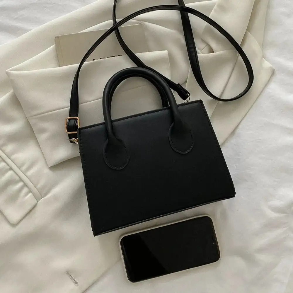 Refined Structured Soft Card Wallet