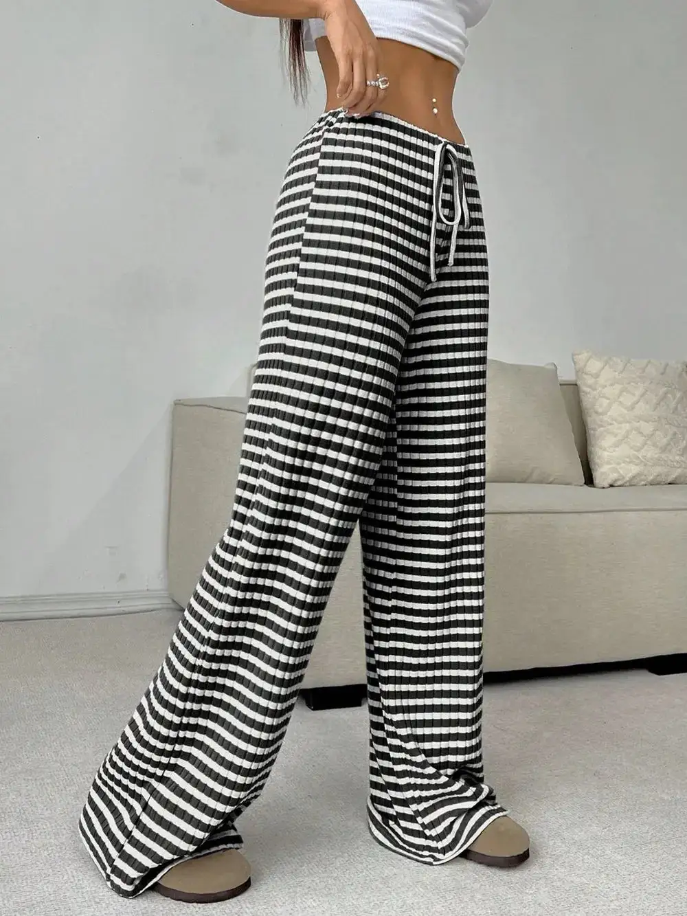 Modern Tie Waist Tie Detail Pants