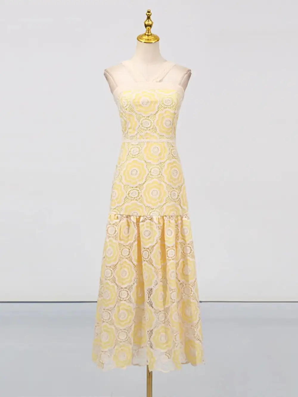 Lace Tiered Sleeveless Midi Dress