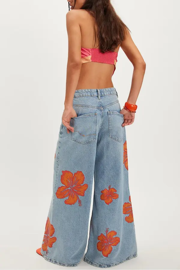 Wide-Leg Retro Jeans