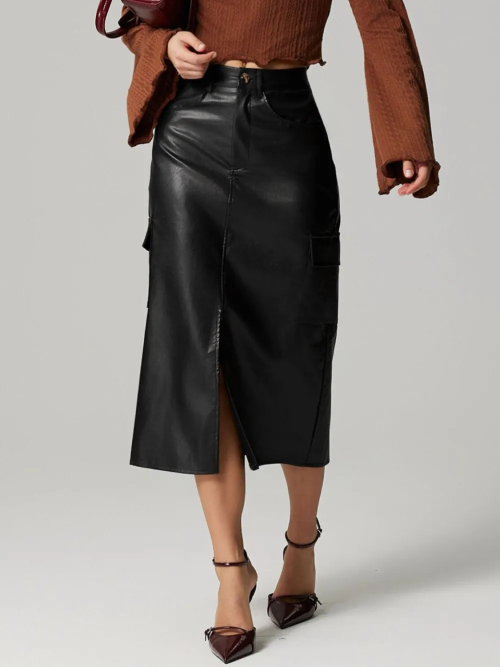 Curve Button Front Pocket Detail Skirt