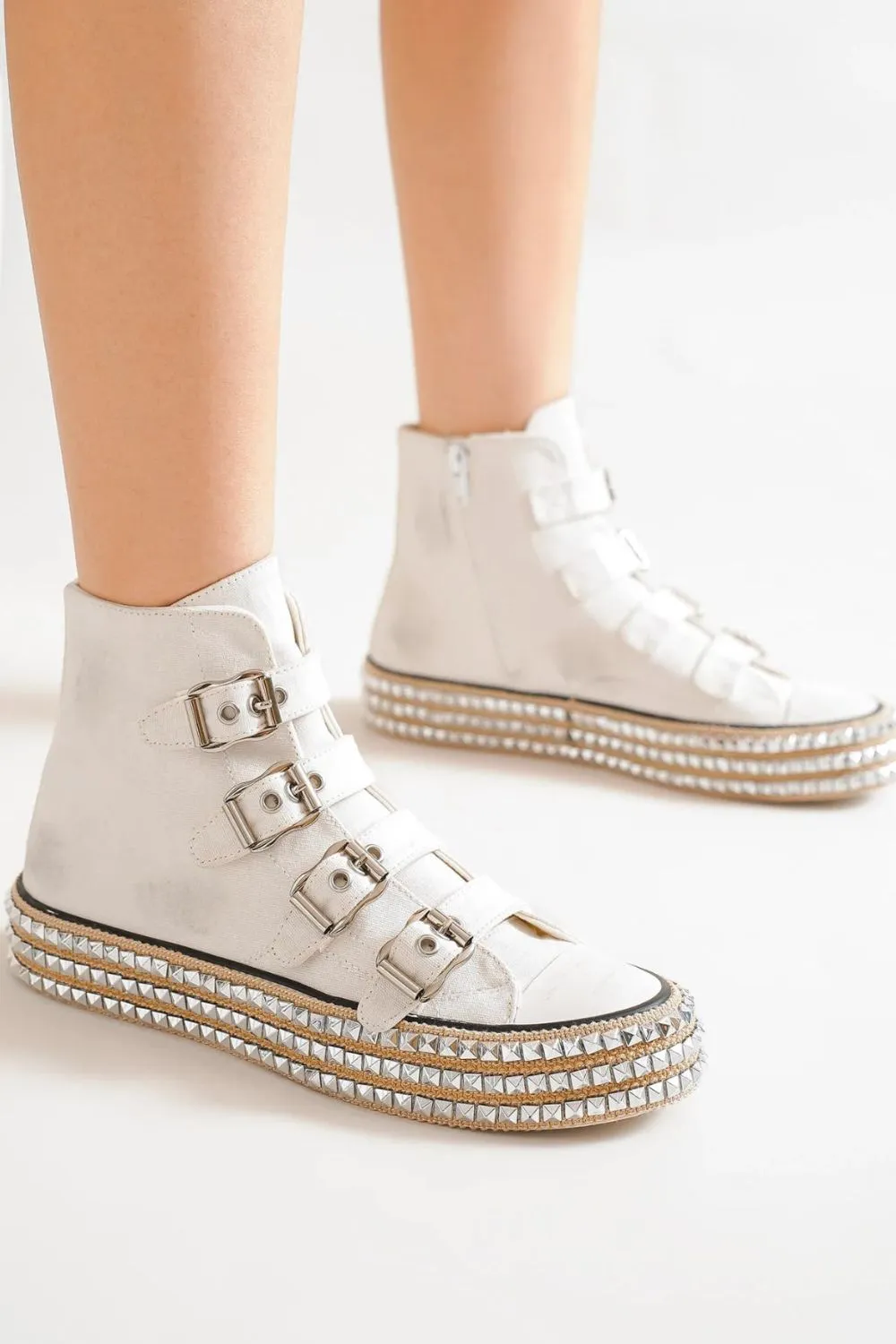 Fashion Multi-Buckle Straps Studded Platform Flat Shoes