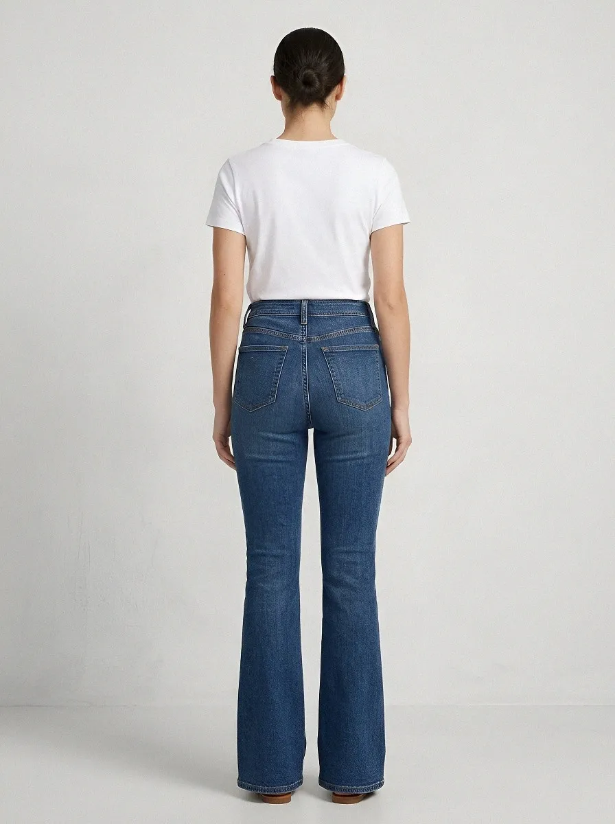 Structured Refined Women's High-Waist Stretch Flare Jeans