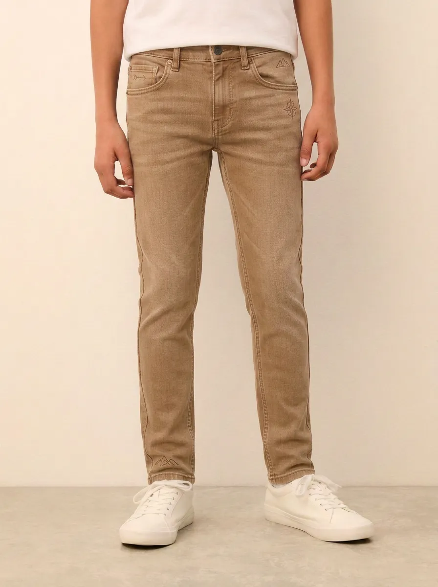 Men's Classic Comfort Mountain Arrow Embroidered Stretch Denim Jeans