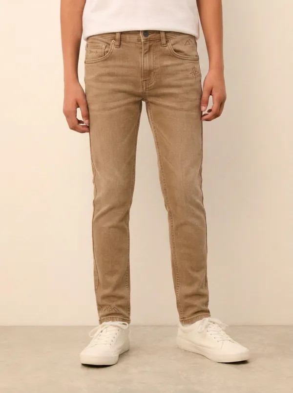Men's Classic Comfort Mountain Arrow Embroidered Stretch Denim Jeans