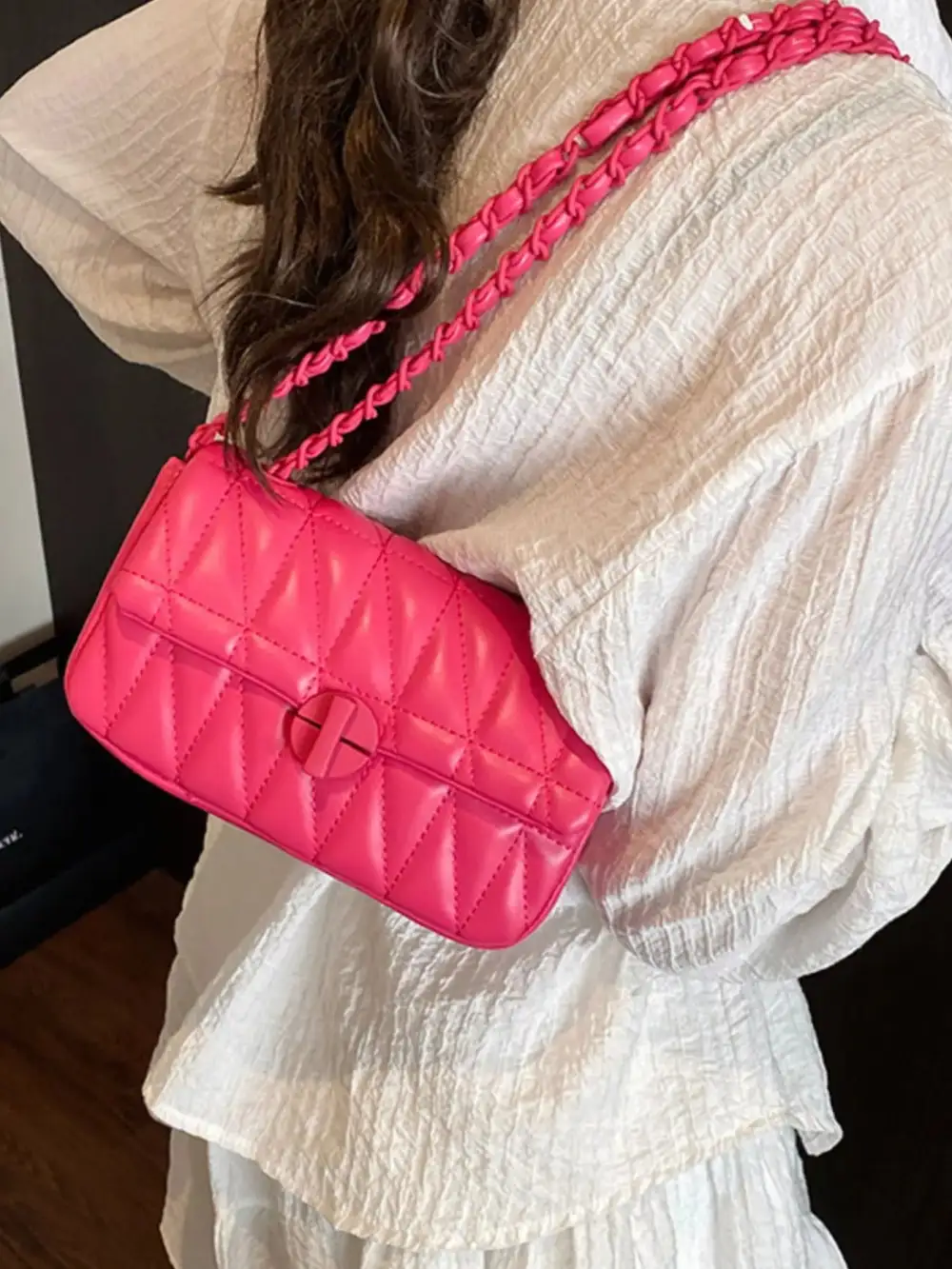 Quilted Chain Strap Crossbody Bag