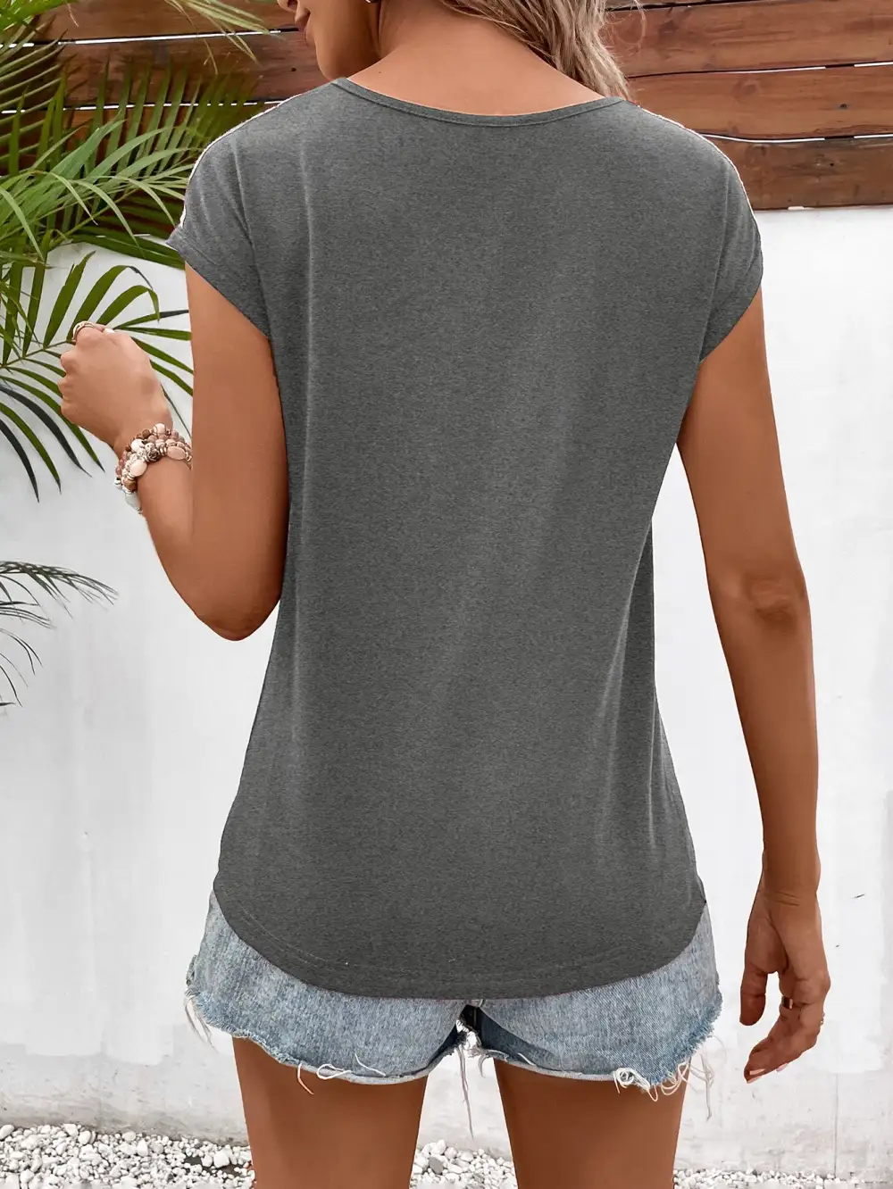 Spliced Lace V-Neck Twisted Hem T-Shirt