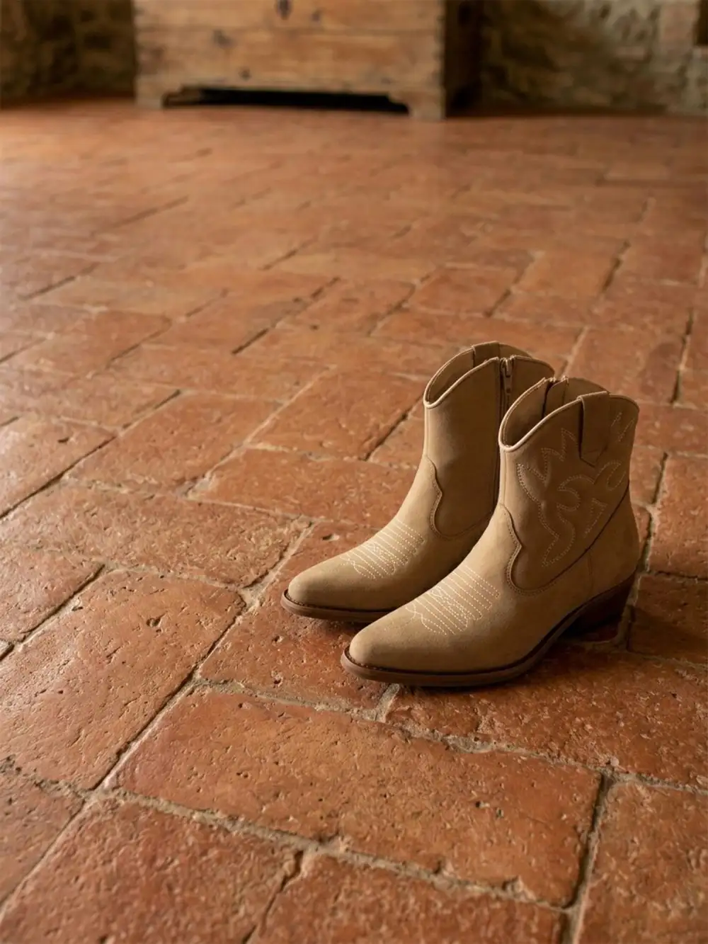 Platform Side Zip Western Boots
