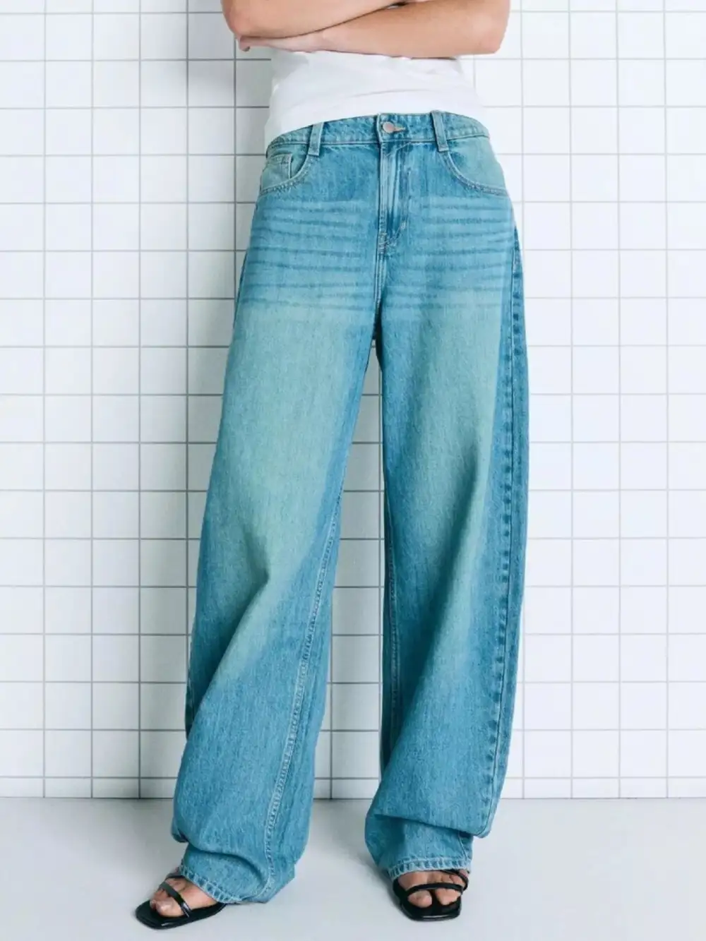 Polished Wide Leg Washed Denim Jeans