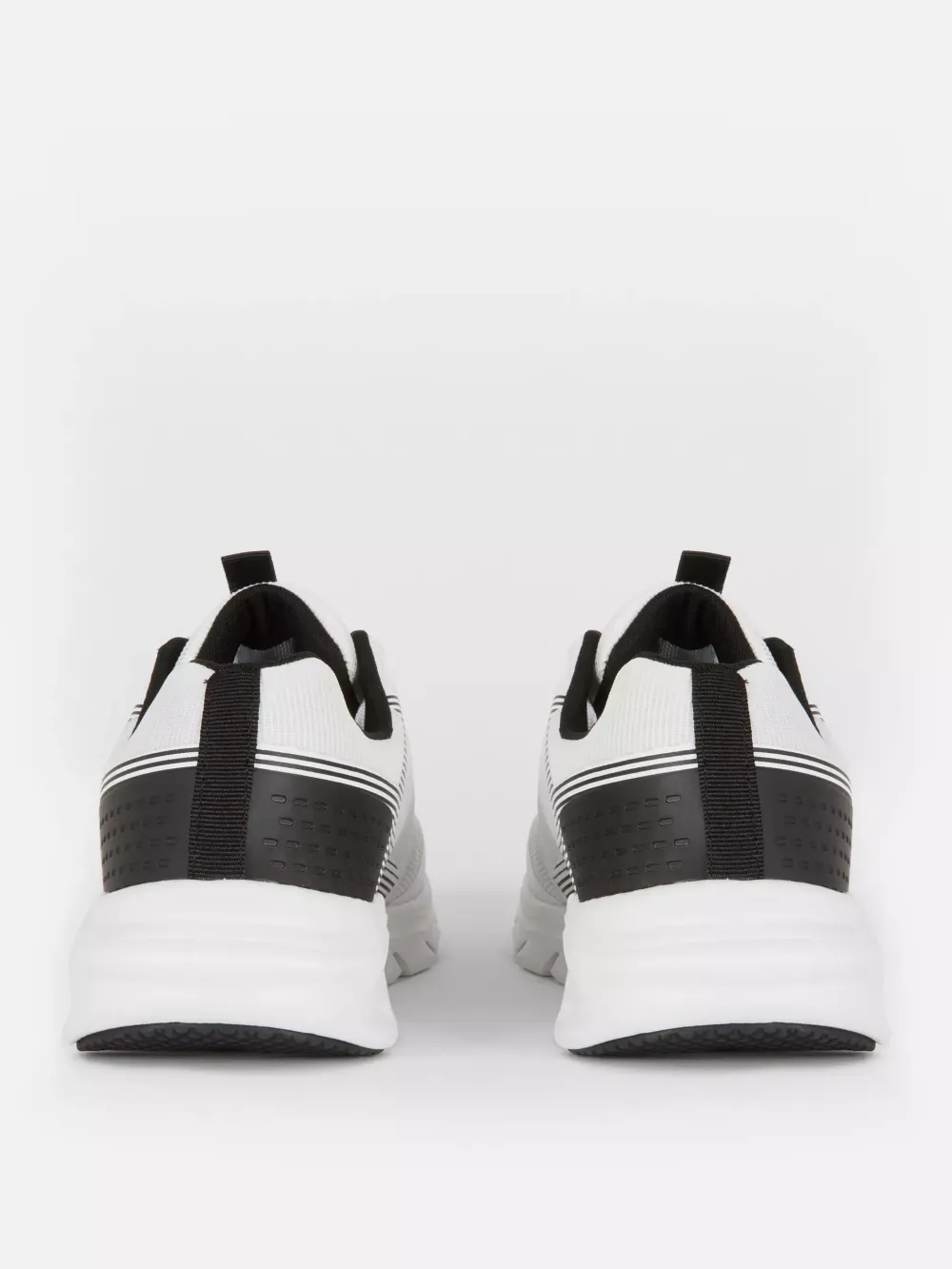 Lightweight And Breathable Mesh Leisure Sports Shoes
