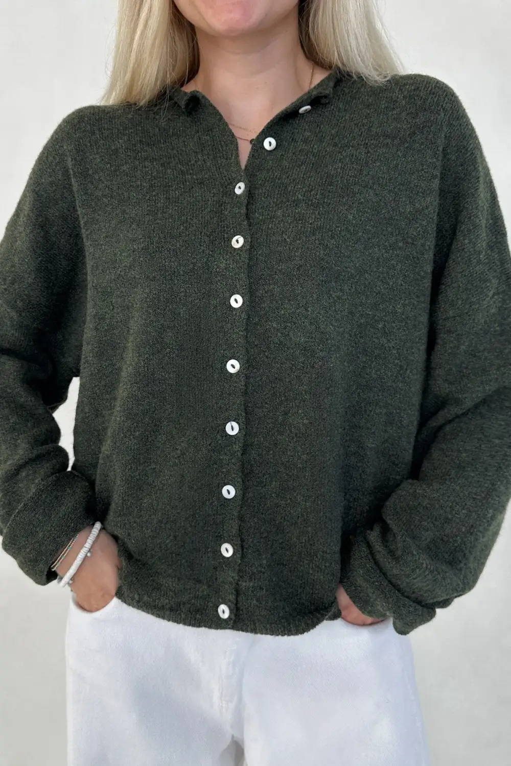 Clean Shape Relaxed Soft Cardigan