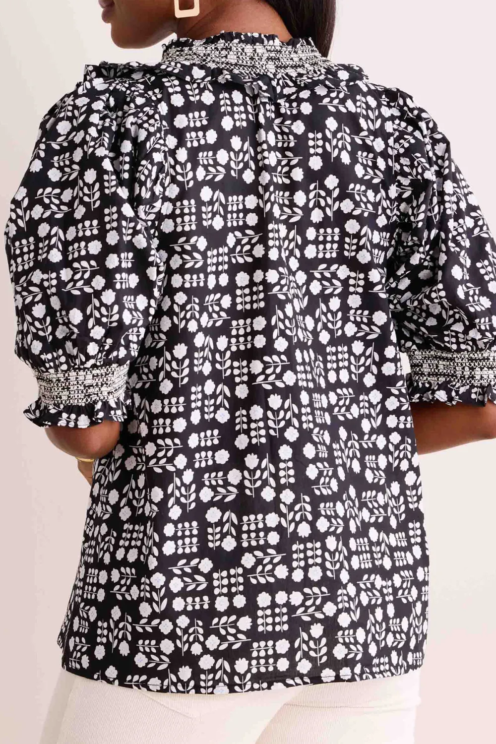 Printed Puff Sleeve V-Neck Ruffled Top