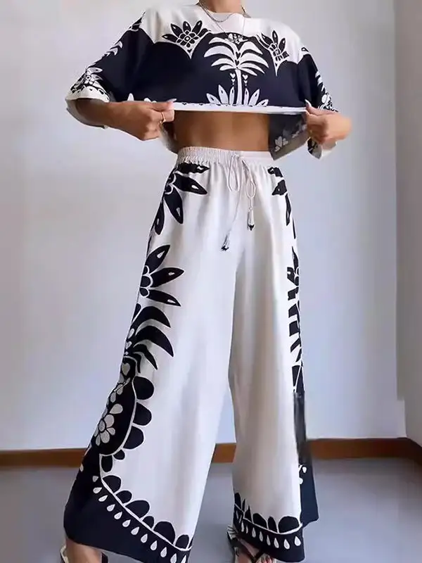 Relaxed Print Round Neck Tee And Pants Set