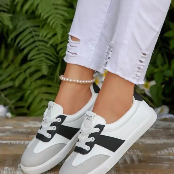 Refined Round Toe Lace-Up Sneakers
