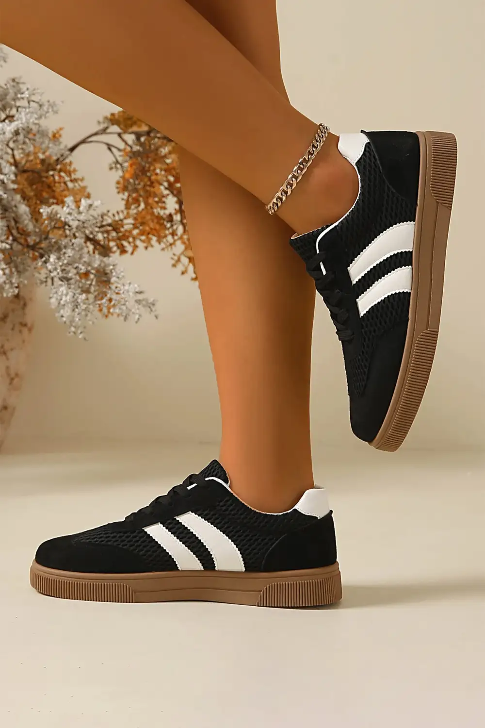 Refined Mesh Patchwork Lace-Up Casual Sneakers