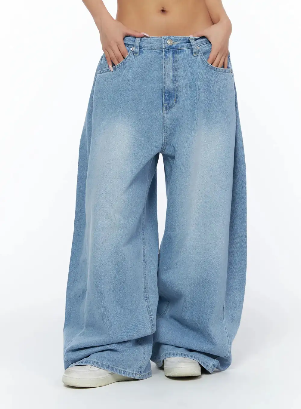 Pintuck Pocketed Wide Leg Jeans