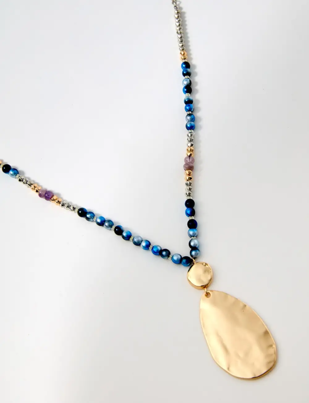 Exquisite Beaded Pendant Fashion Necklace