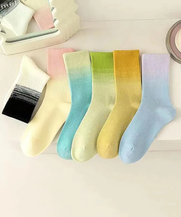 Gradient Mid Calf Socks
