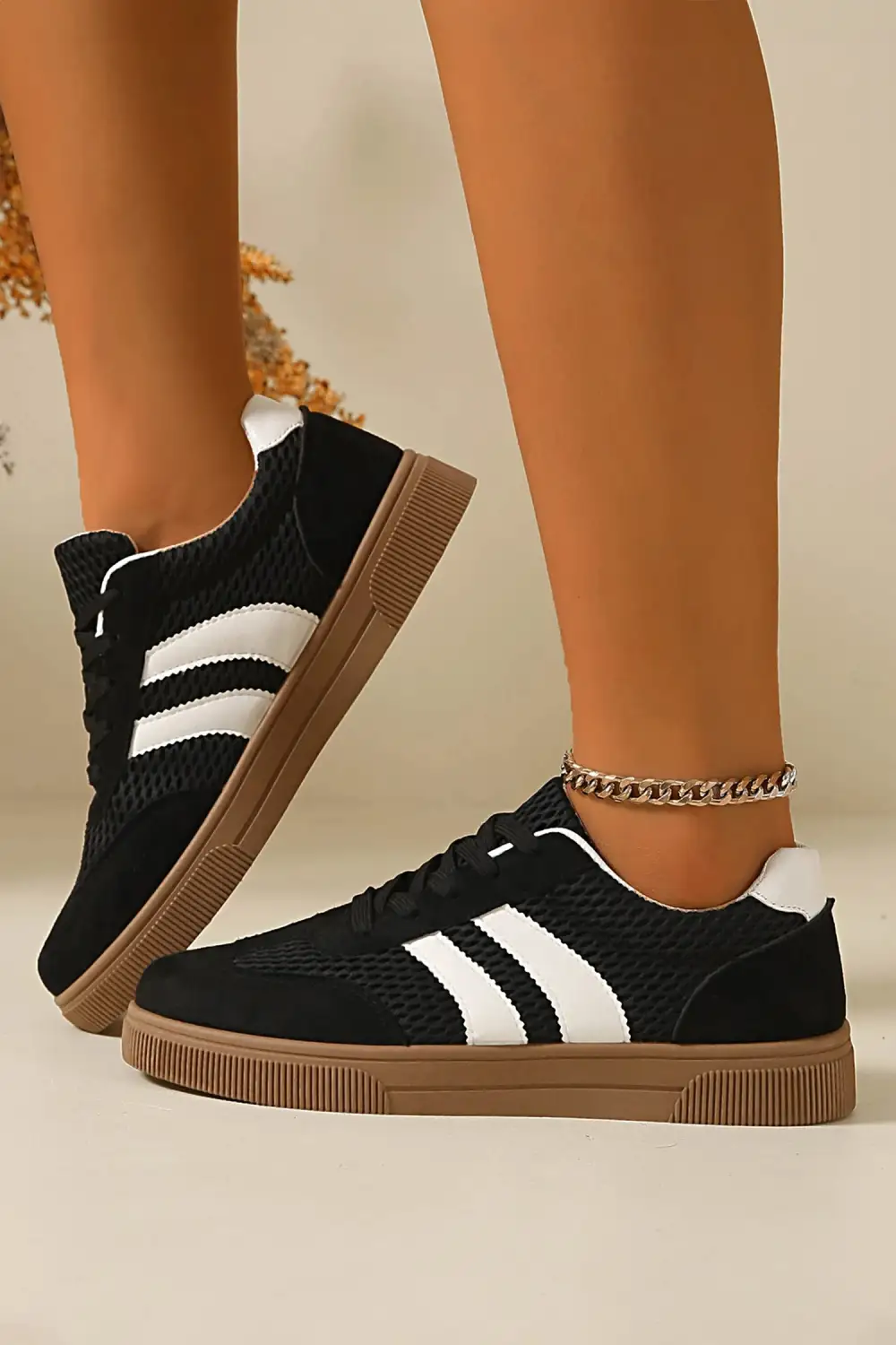 Refined Mesh Patchwork Lace-Up Casual Sneakers