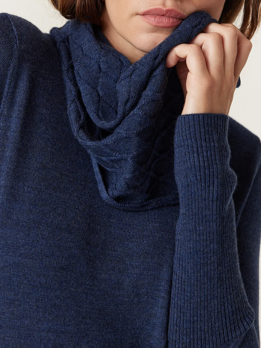 Ladies' Thick Plain Knitted Scarf