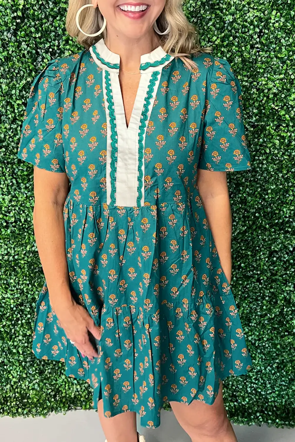 Lightweight Feel Floral V Neck Short Sleeve Dress