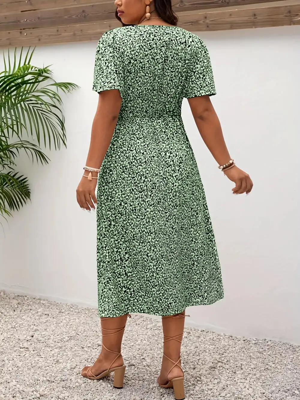 Polished Detail Printed V Neck Short Sleeve Midi Dress