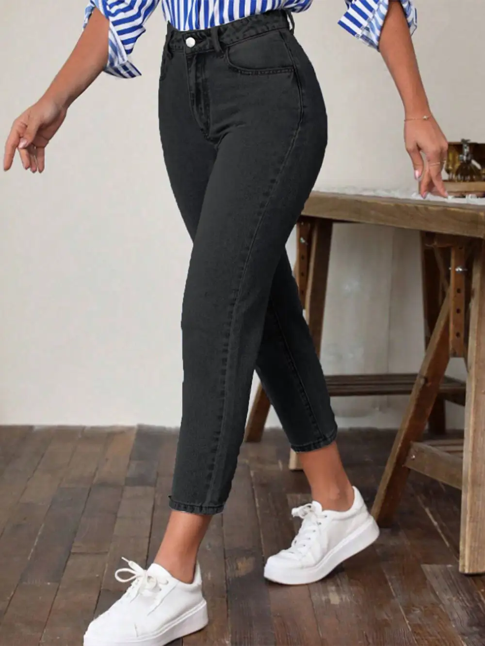 High Waist Pocket Detail Denim Jeans