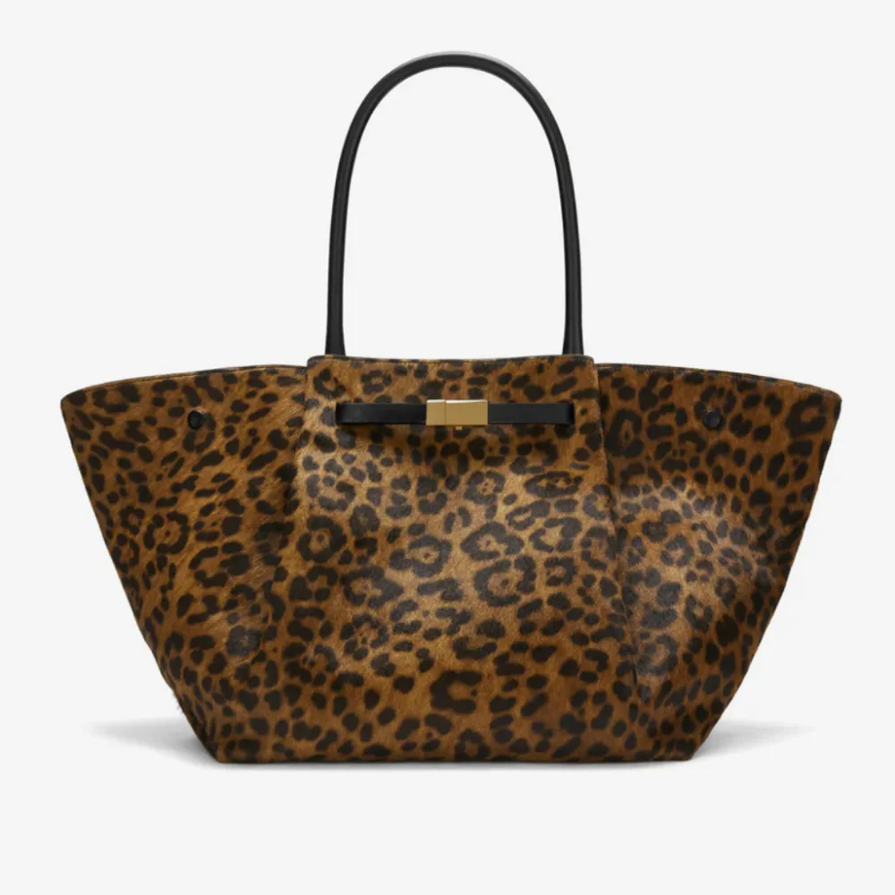 Minimal Soft Grain Handbag