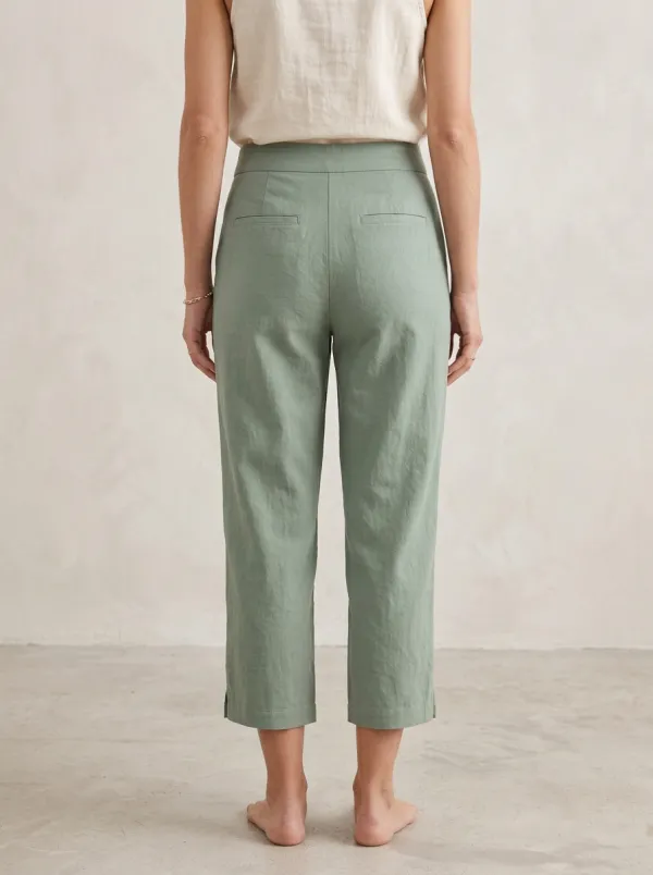 Essential Collection Women's Cropped Pants