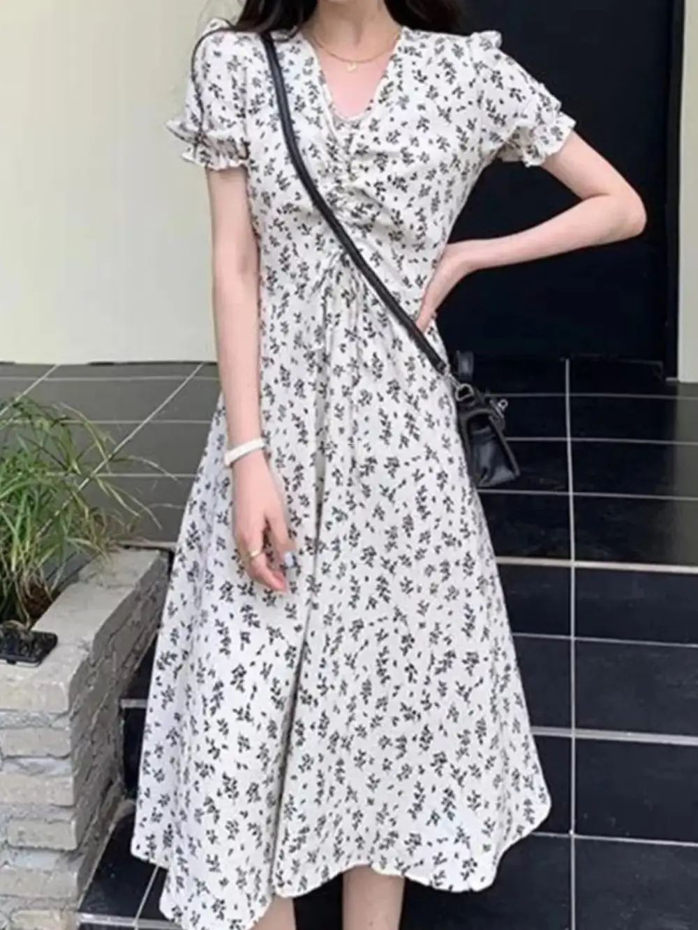 Floral Printed Puff Sleeve Midi Dress