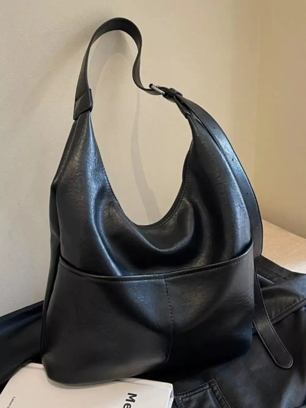 Easygoing Adjustable Strap Shoulder Bag