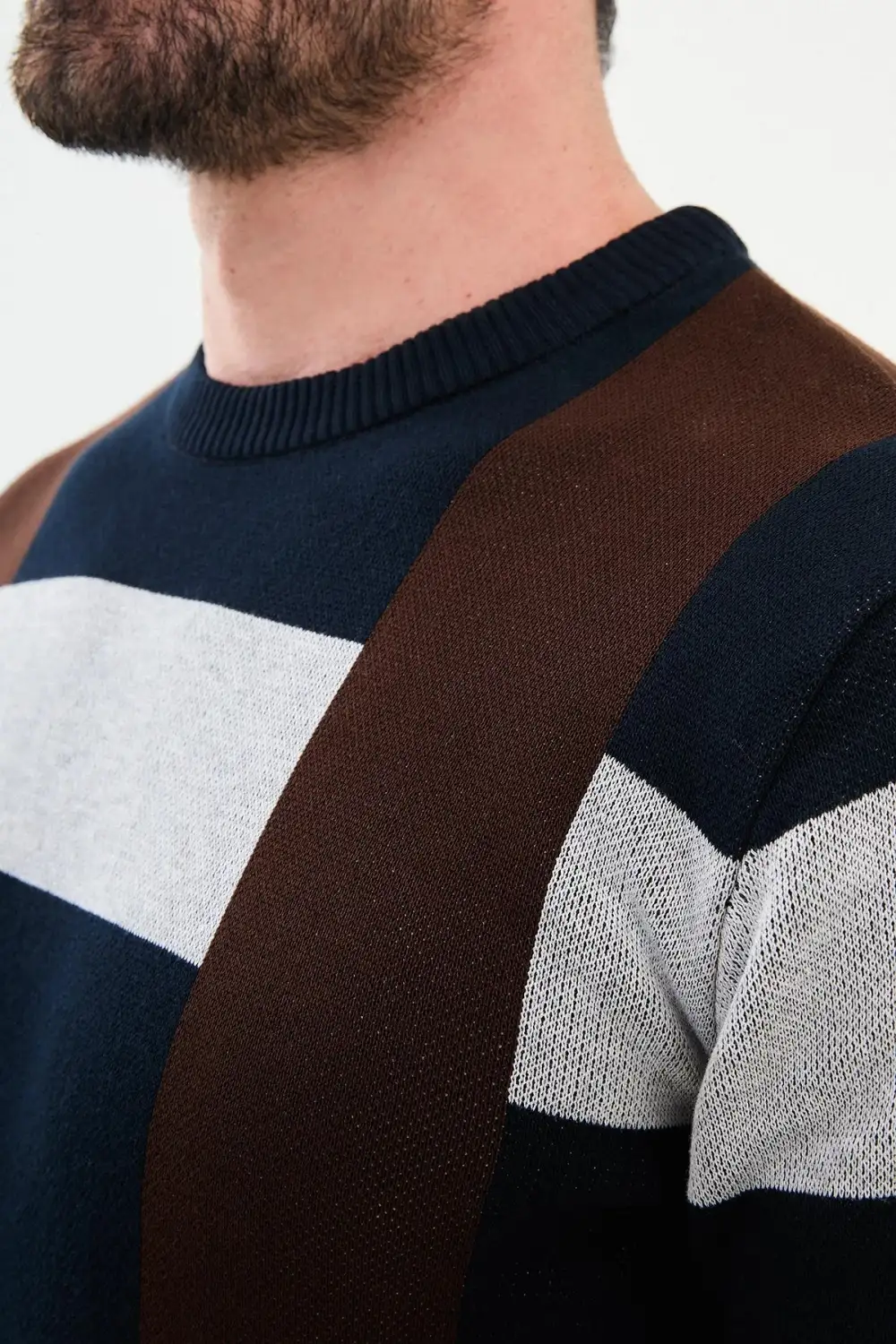 Versatile Patterned Crew Neck Knit Sweater