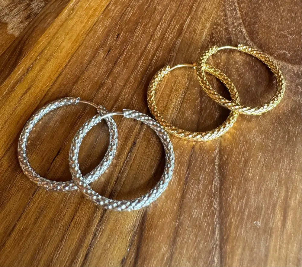 Midsized Textured Earring In