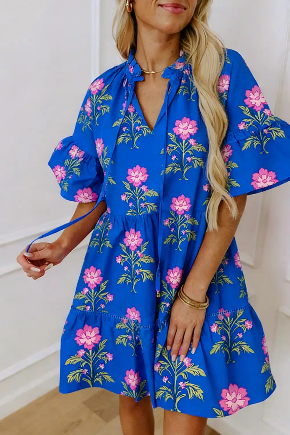 Relaxed Shape Floral V Neck Short Sleeve Dress