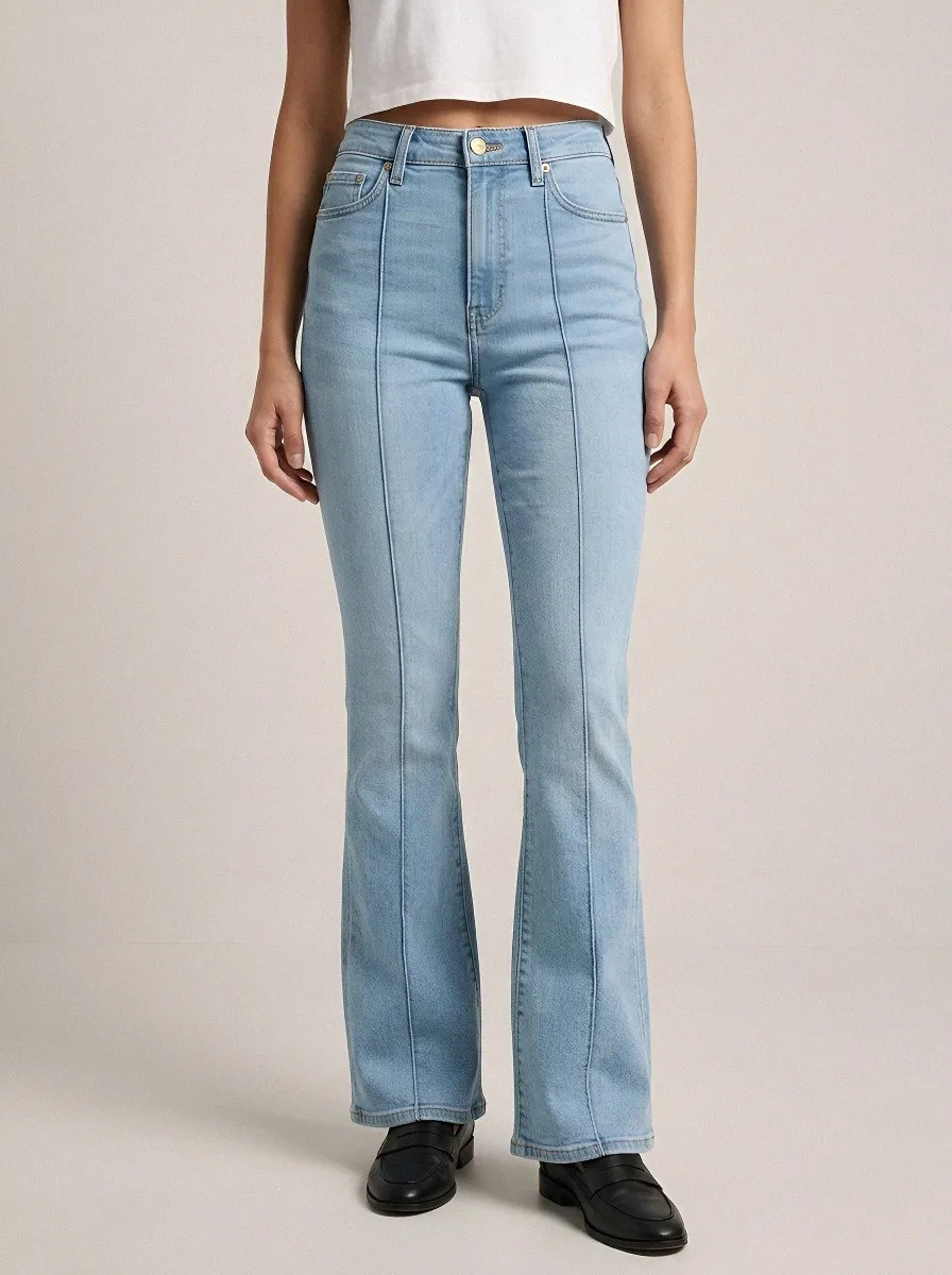 Textured High-Waist Stretch Women's High-Waist Stretch Flare Jeans