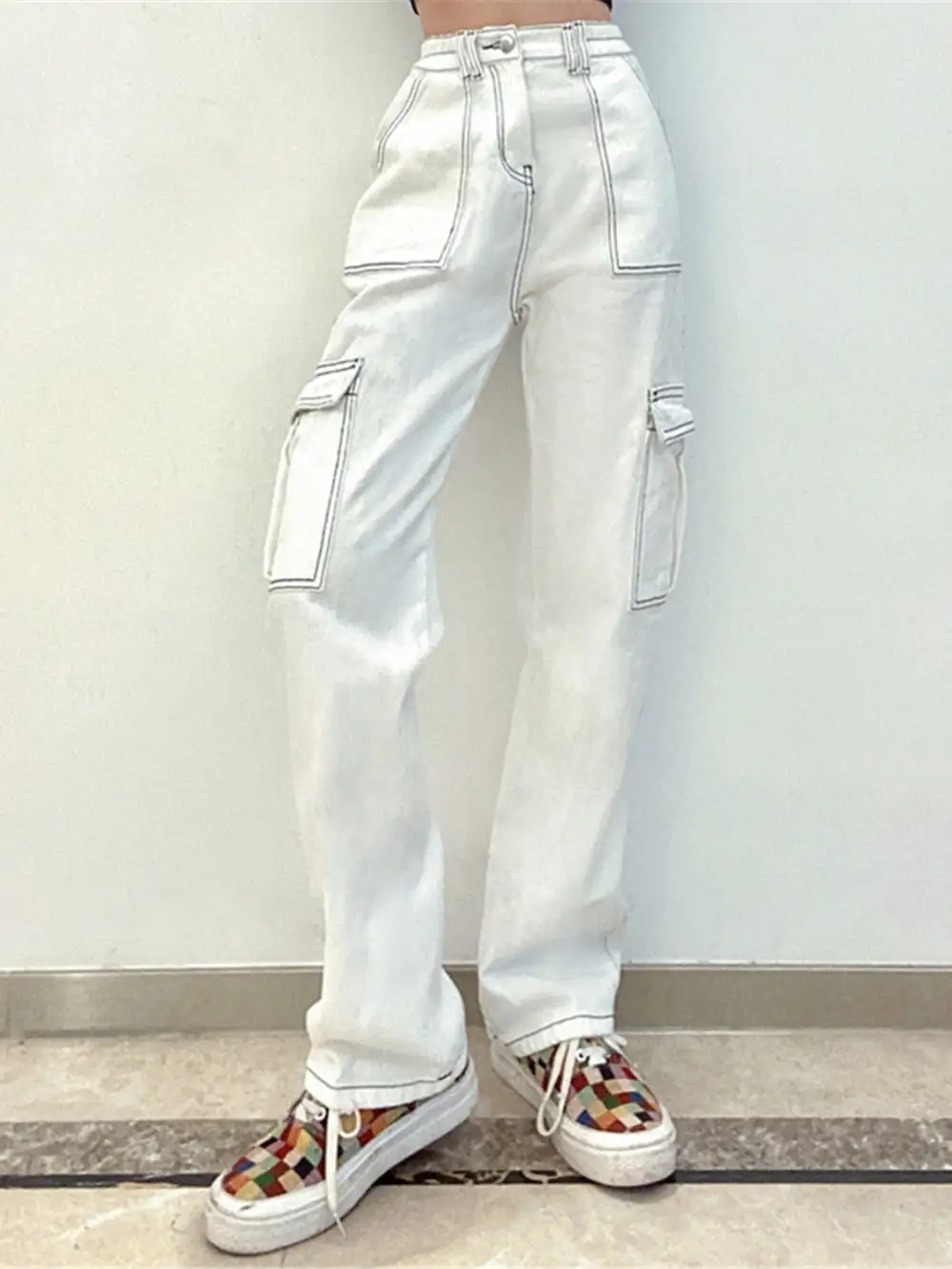 Laid-Back Washed Pocketed Stretch Straight Leg Jeans