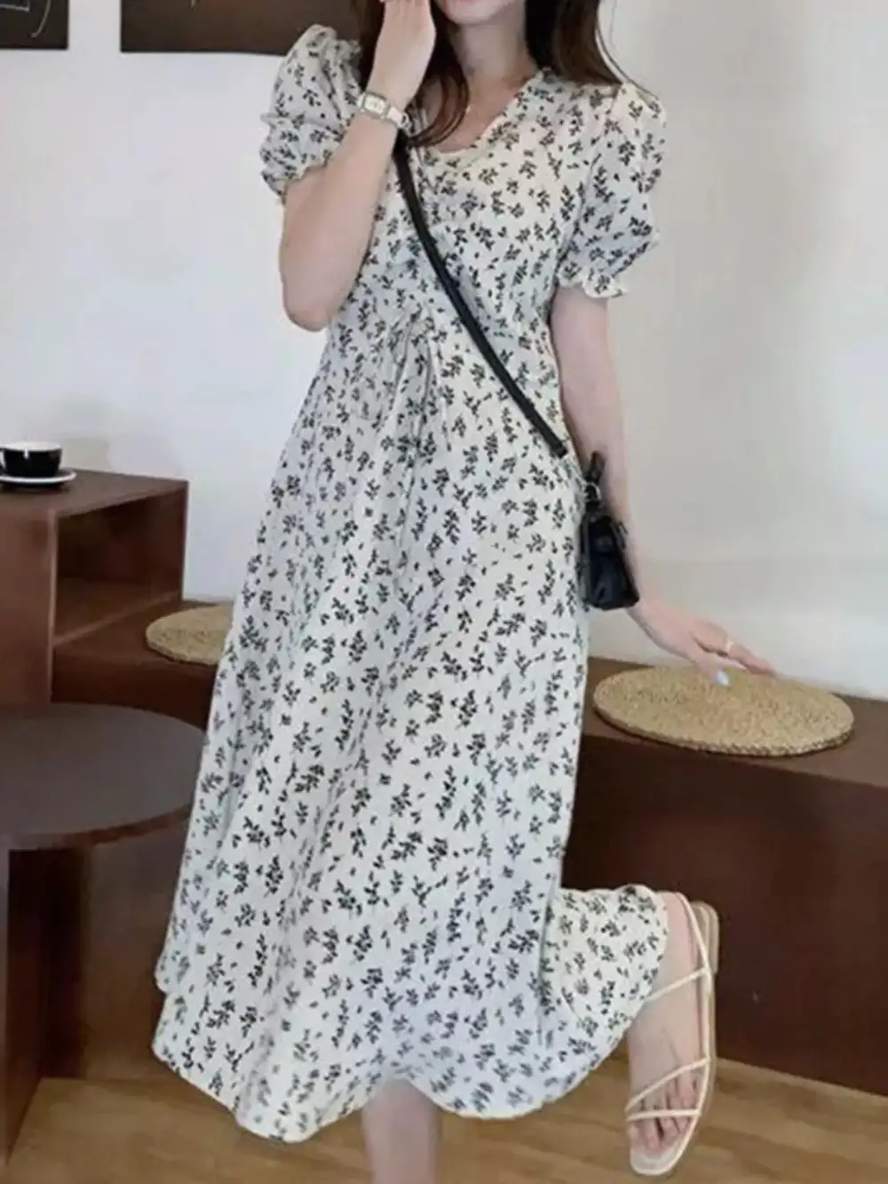 Floral Printed Puff Sleeve Midi Dress