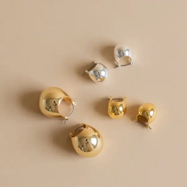 Compact Oblong Hoop Earrings