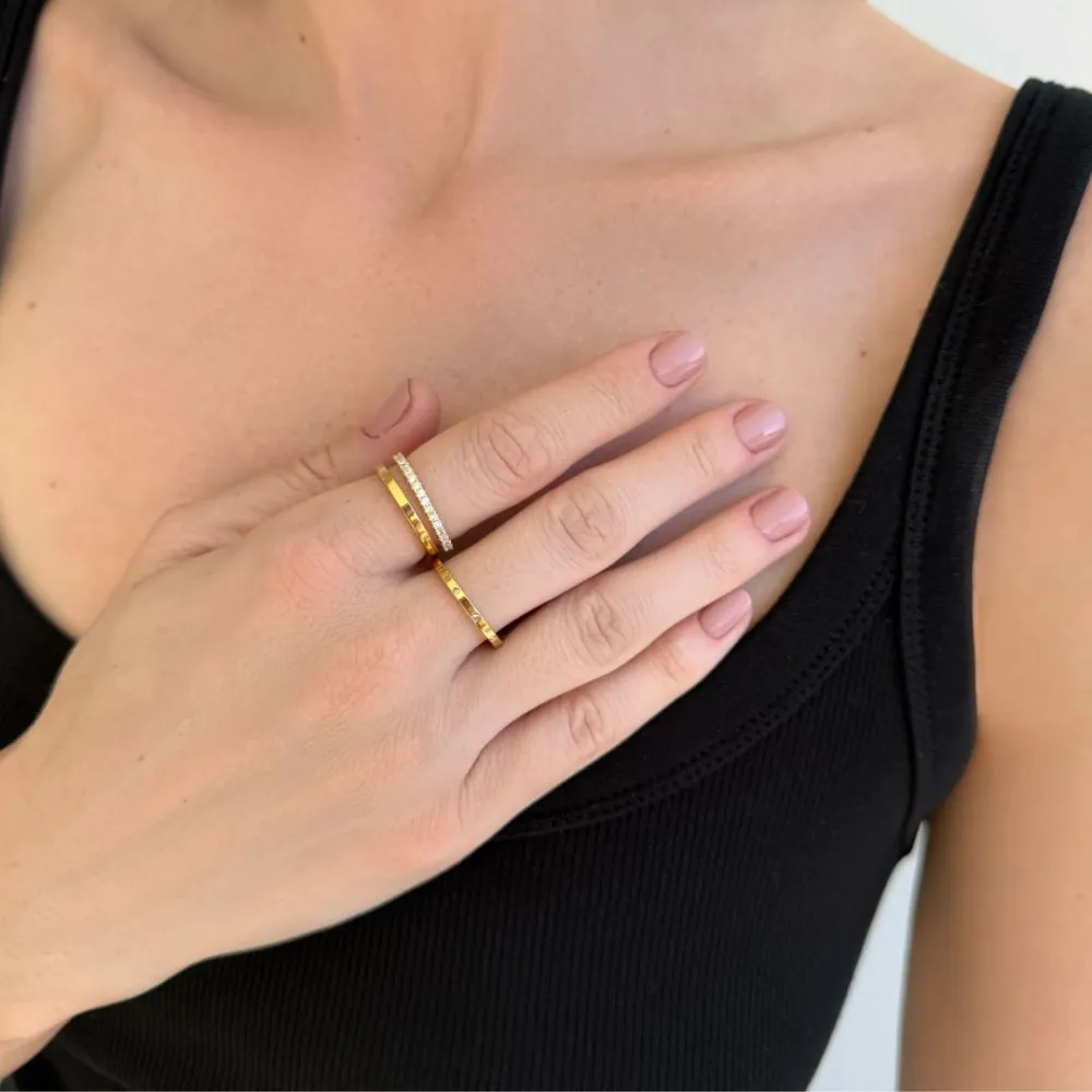 Textured Crystal Band Fashion Ring
