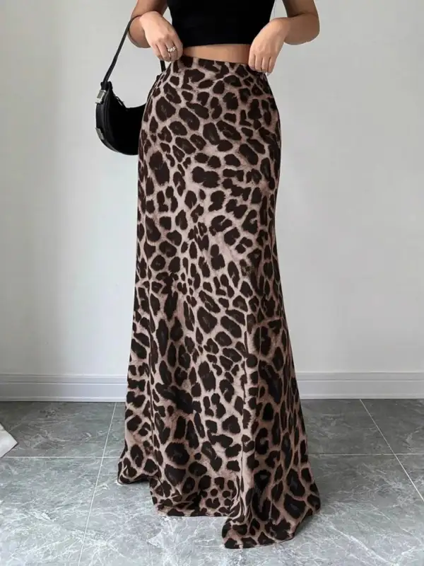 Tailored Fluid Printed Skirt