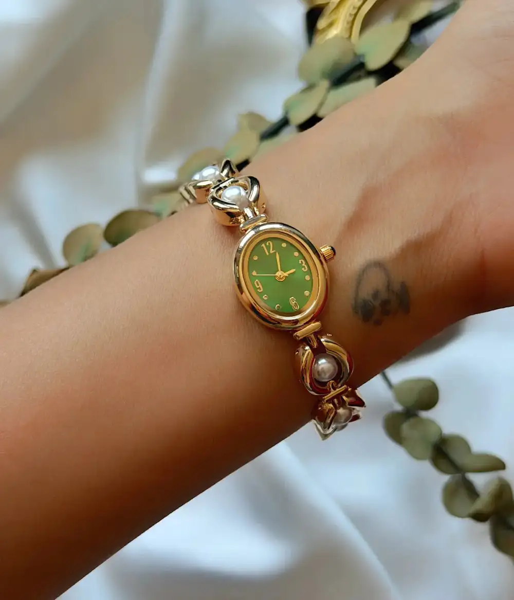 Vintage Pearl Detail Fashion Watch