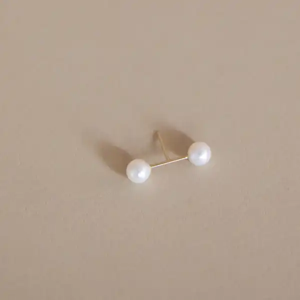 Double Pearl Stud Earring