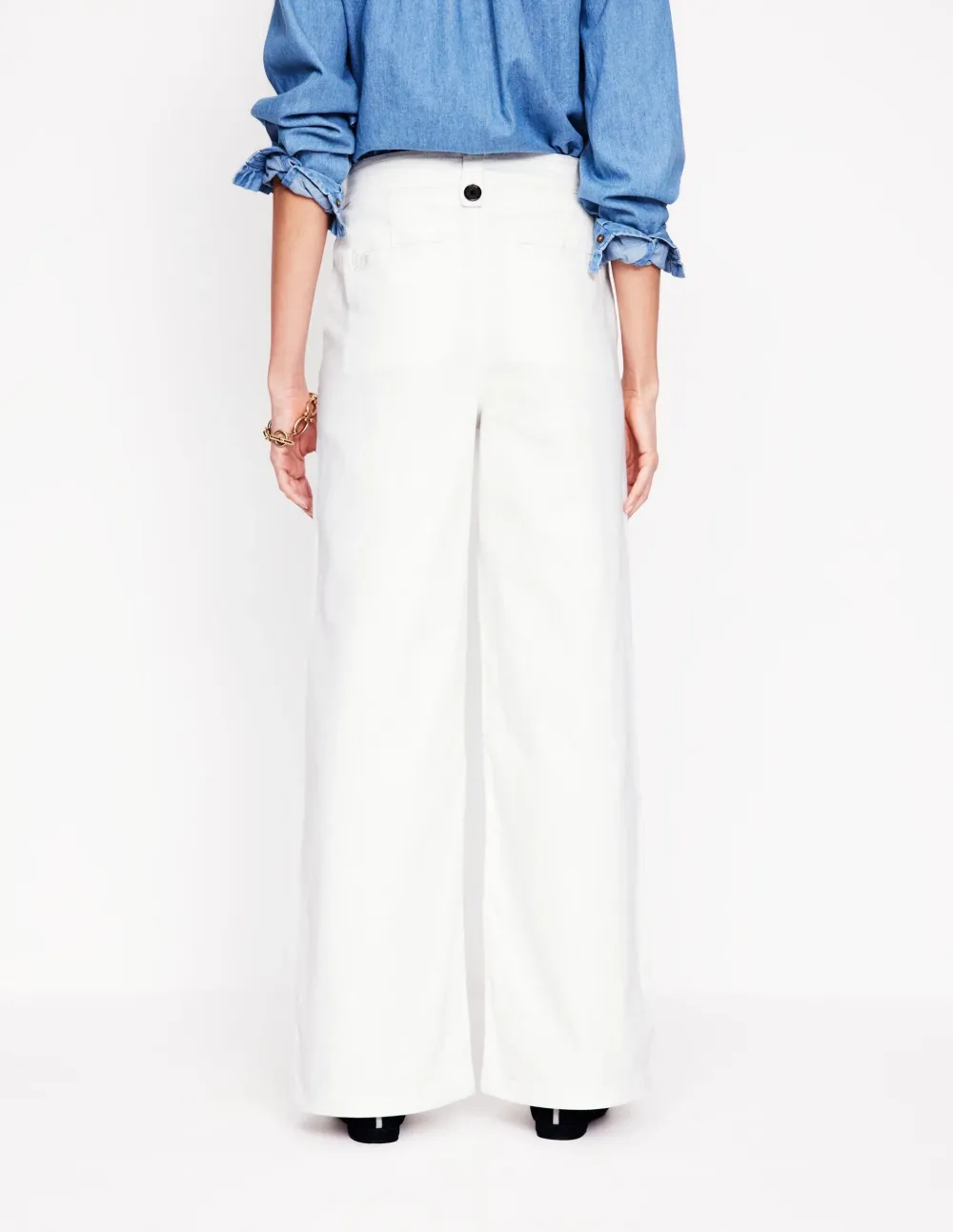 Mid Rise Button Casual Detail Jeans