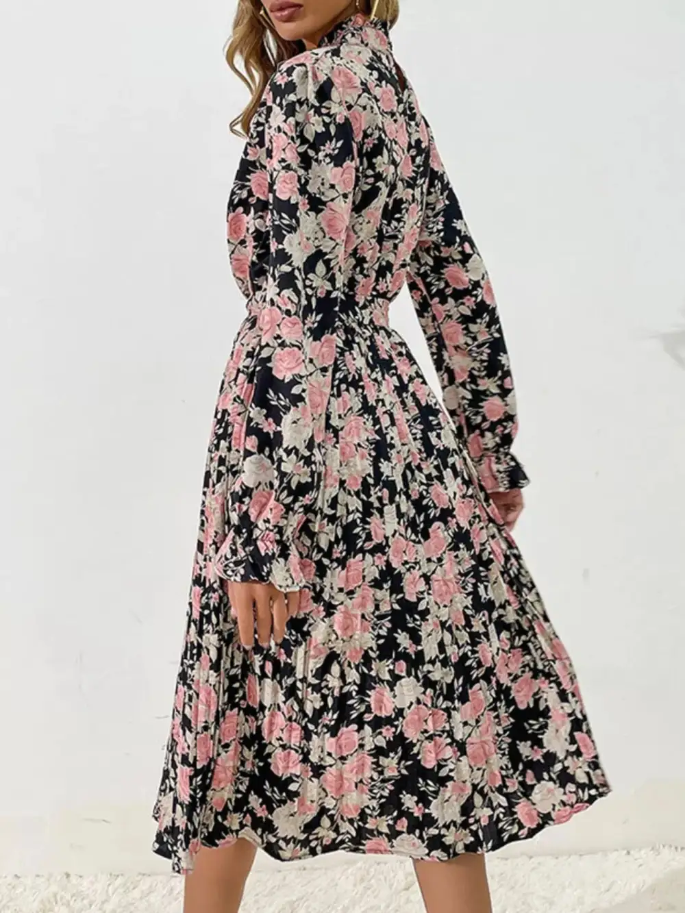 Gathered Detail Floral Printed Pleated Midi Dress