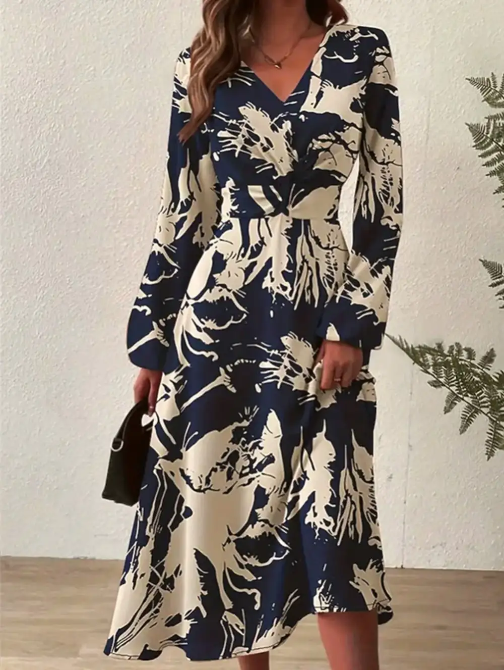 Relaxed Fit V-Neck Print Dress