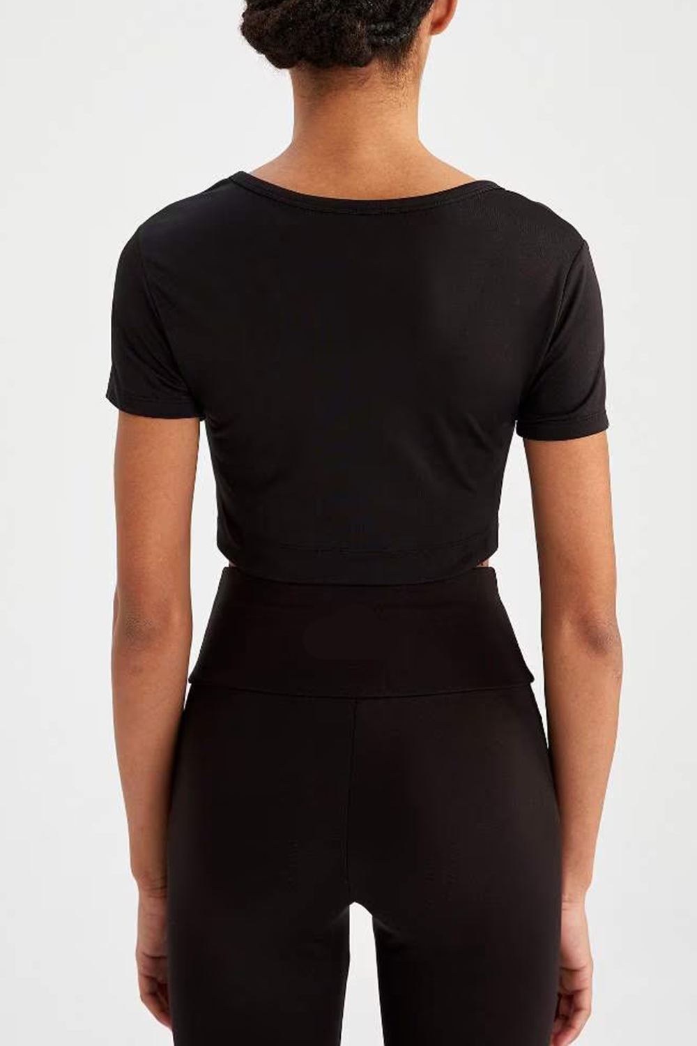 Elegant Crew Neck Solid Color T-Shirt