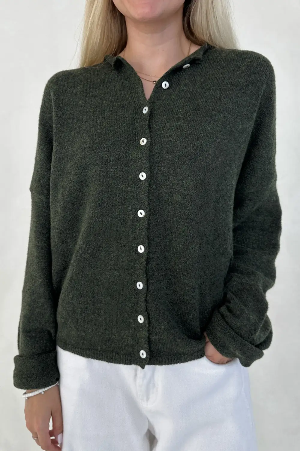 Clean Shape Relaxed Soft Cardigan