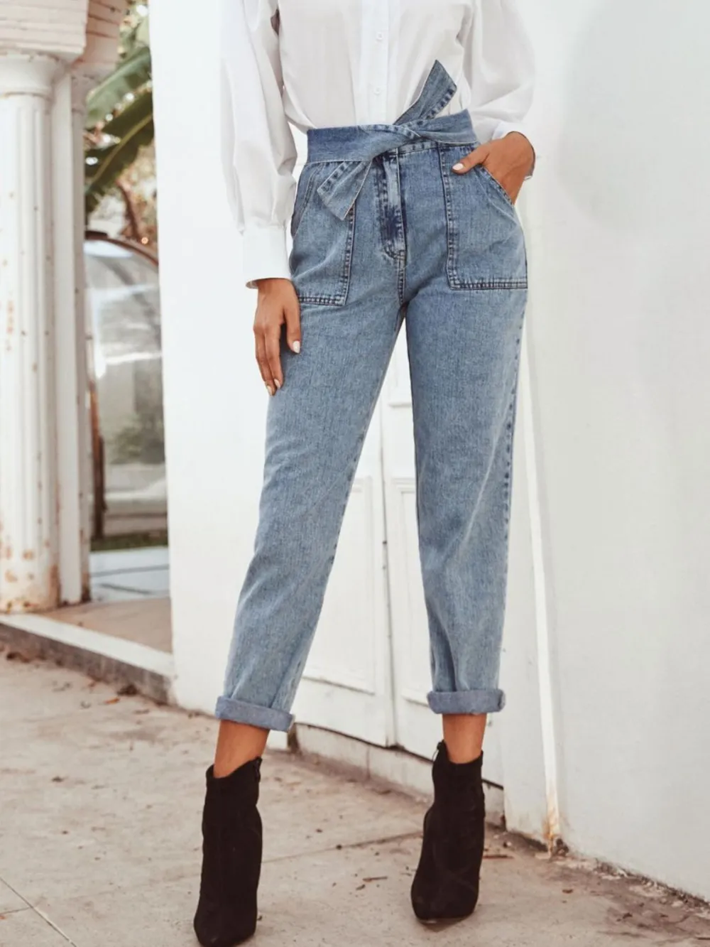Textured Straight Leg Pocketed Denim Jeans